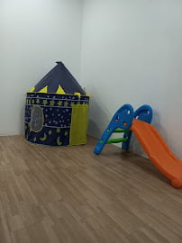 AF1QipMR2ih2ntY2hCHrI1WaNmEauaRd9u9W36IzasWg=w203-h270-k-no